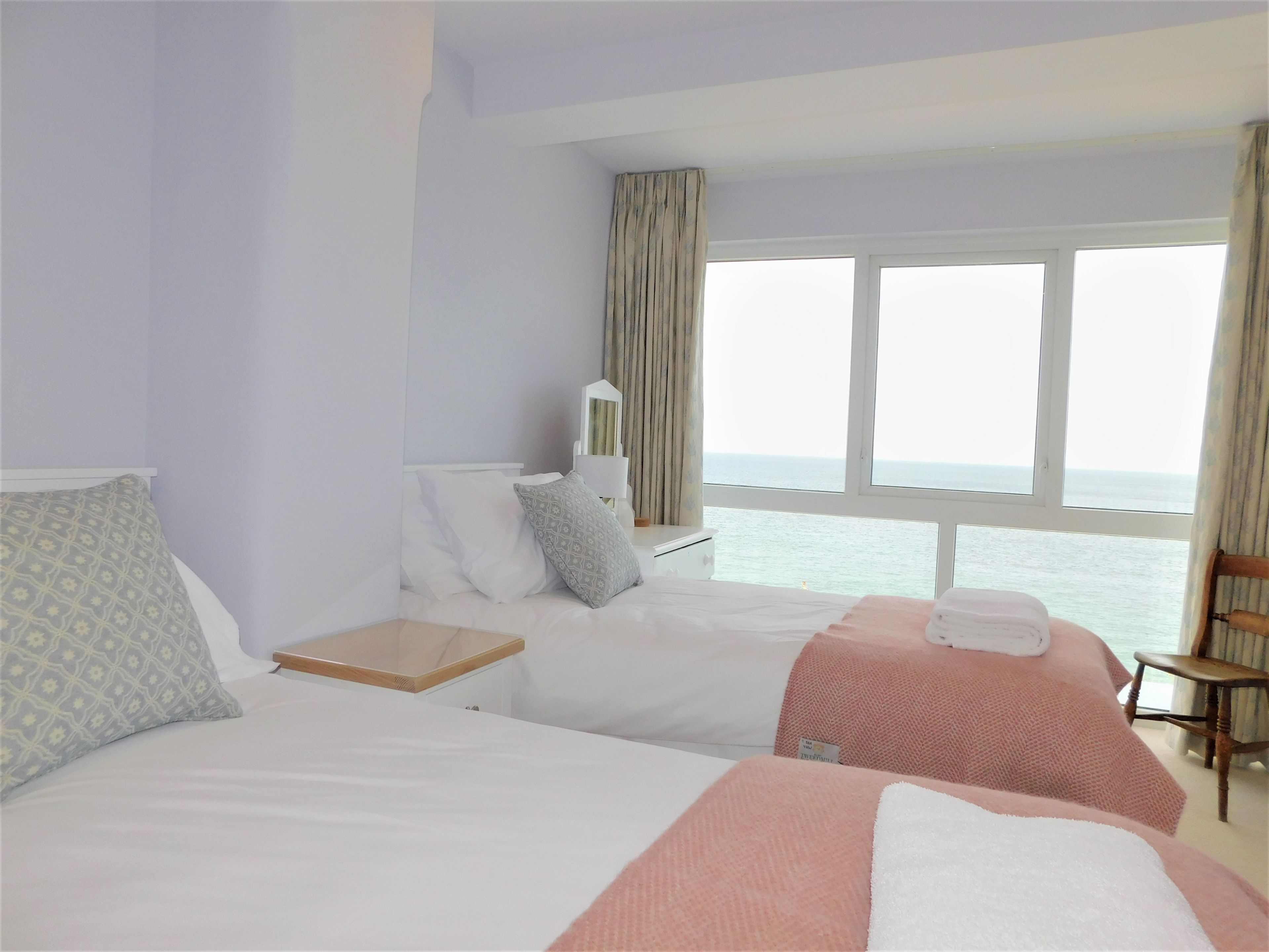 4 bedrooms, travel cot, free WiFi, bed sheets