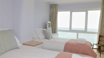 4 bedrooms, travel cot, free WiFi, bed sheets