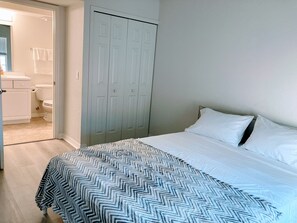 2 bedrooms, iron/ironing board, WiFi, bed sheets