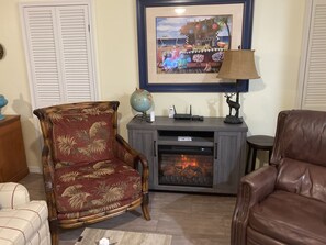 Smart TV, fireplace
