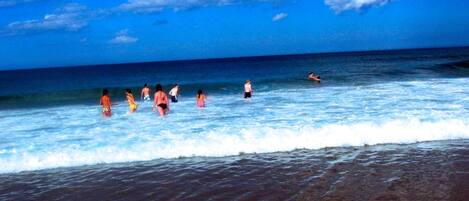 Camastros y toallas de playa