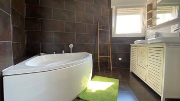 Douche, sèche-cheveux