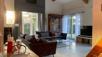 Televisie, boeken, een muziekbibliotheek en een stereo