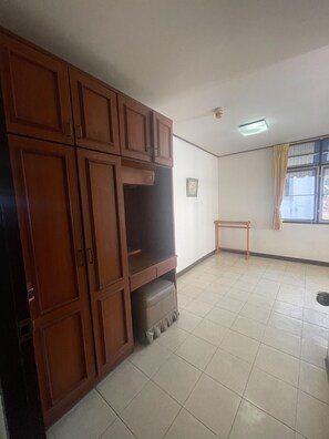 Deluxe-Zweibettzimmer, Stadtblick | Wohnbereich