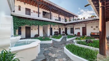 Classic Apartment | Garden view