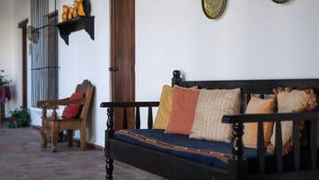 32-inch flat-screen TV with cable channels, TV