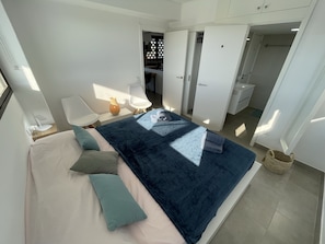 2 dormitorios, tabla de planchar con plancha, wifi gratis y ropa de cama