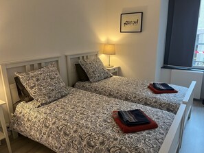 2 chambres, bureau, fer et planche à repasser, Wi-Fi gratuit