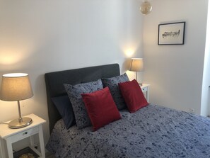 2 chambres, bureau, fer et planche à repasser, Wi-Fi gratuit