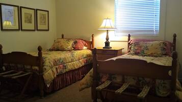 3 habitaciones, escritorio, wifi gratis y ropa de cama