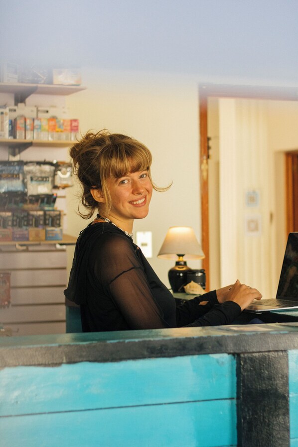 Reception - Hostal de la Fuente (Antigua Guatemala)