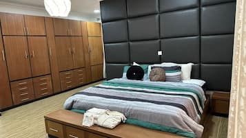 Departamento de lujo, para no fumadores, baño en la habitación | 3 habitaciones y caja de seguridad en la habitación