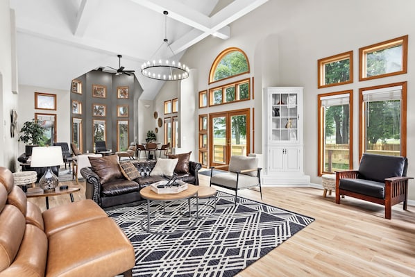 Interior - The Grand Lodge with private pool - The Ultimate Retreat (Huron)