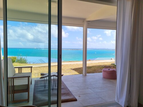 Luxurious sea-view apartment on Orient Bay Beach