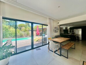 Dining - Contemporary villa with pool, 10 minutes from the beach! (Saint-Jean-de-Védas)