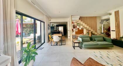 Villa contemporaine avec piscine, Ă 10 minutes des plages !