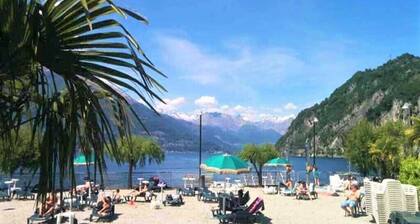 Magnificent Villa with gardens and terrace overlooking the lake. Barbecue