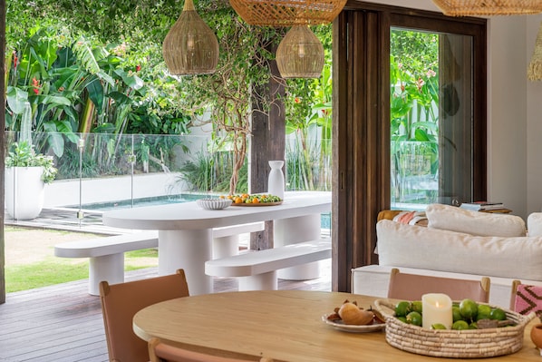 Outdoor dining