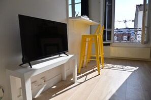 Interior - Cosy Studio (Ivry-sur-Seine)