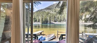 Little Bear Cabin on the Lake -Sunshine and Views Right on the Water!