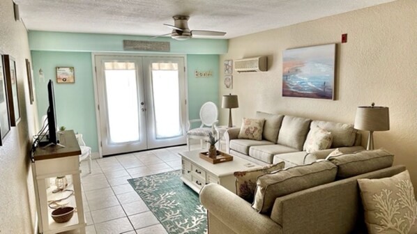Smart TV - Unit #216 Minutes to the beach! So cute & spacious w/ peek a boo view of Gulf! (Redington Beach)