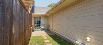 Azul @ Hollytree Tyler! King Bed