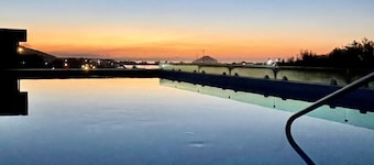 Casa Vista Verde - Gorgeous views, rooftop pool, walk to Centro