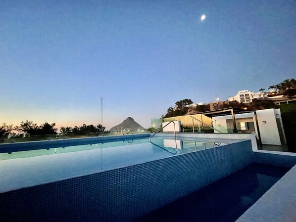 Pool - Casa Vista Verde - Gorgeous views, rooftop pool, walk to Centro (Mazatlán)