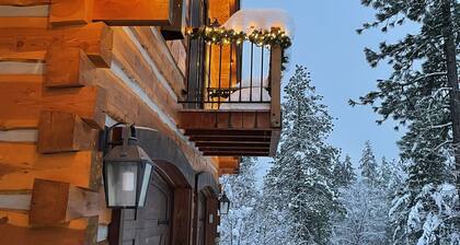 Custom Log Cabin Cabin with a Mountain View- just off Icicle Road~ Walk to Town
