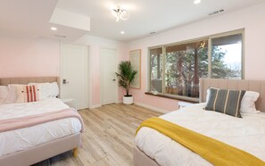 4 habitaciones, escritorio, cuna de viaje y wifi gratis