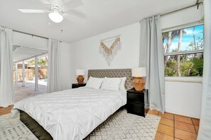 3 bedrooms, iron/ironing board, travel crib, free WiFi - Beautiful 3Br/2Ba House w/Heated Pool (Hollywood)