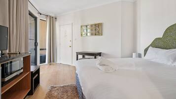 2 chambres, fer et planche Ă repasser, draps fournis