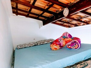 1 quarto, Wi-Fi de cortesia, roupa de cama