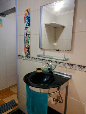 Towels, soap, shampoo, toilet paper - Torres Espaço Aventura 300 mt beach Wi fi and garage (Praia Grande)