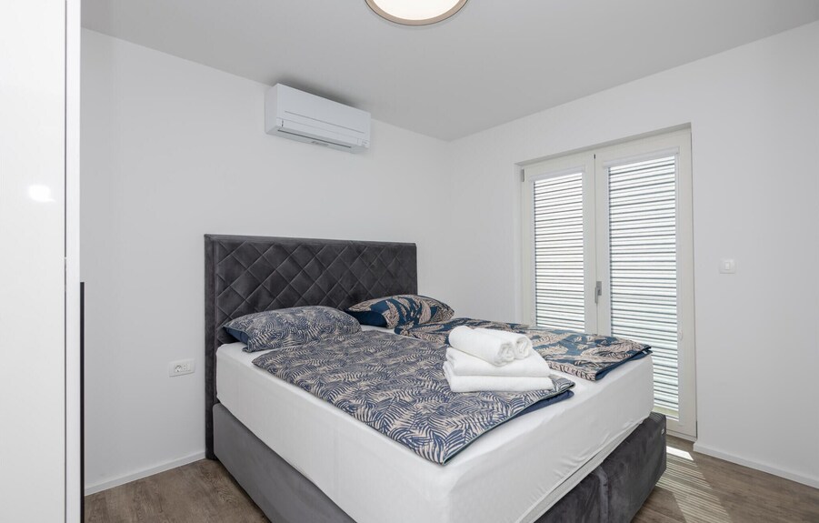 2 Bedroom Cozy Apartment In Tucepi - Igrane