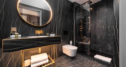 No.4 Carlton Hotel