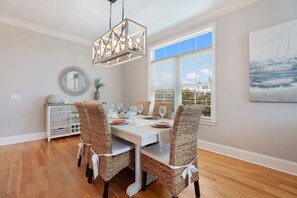 House, 3 Bedrooms | Dining