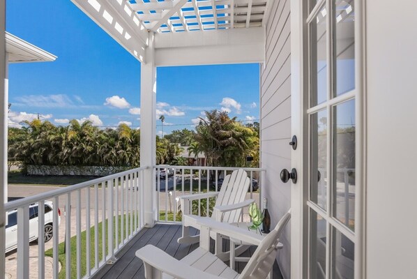House, 3 Bedrooms | Balcony - Sand N Sea 3 Bedroom Home by RedAwning (Holmes Beach)