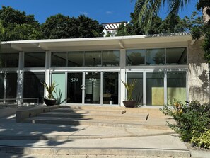 Exterior detail - Amazing New Family Size Home 5 Min From The Beach and Golf @ Tulum Country Club (Akumal)
