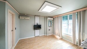 ルーム (208 couple room)