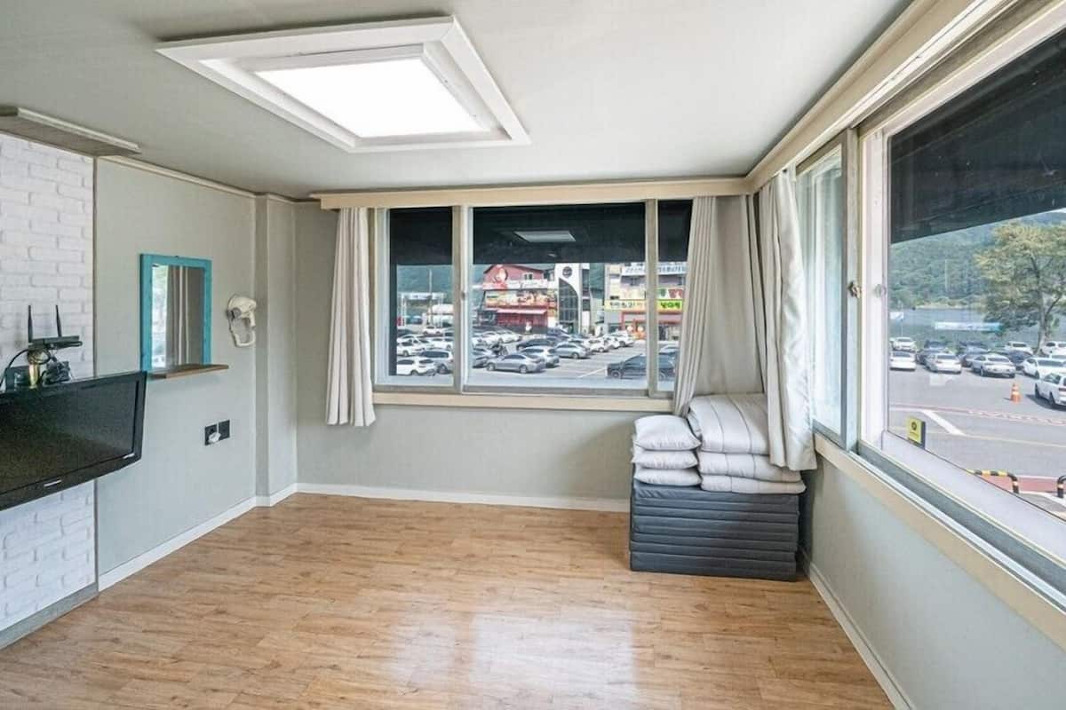 룸 (River View 203 (Couple Room))