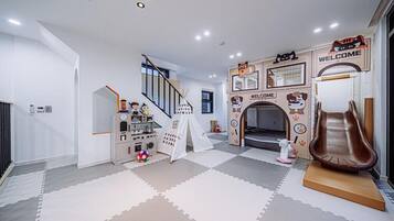 Room (B) | Exterior