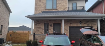 Basement 4 minutes from Centennial beach Barrie