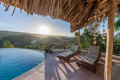 Villa with 180 degree Ocean & Jungle views