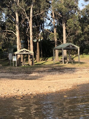 Property grounds - Peaceful Coongulla oasis near lake (Coongulla)