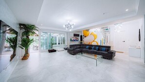 Rom (Kids Private House)