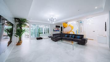 Room (Kids Private House)
