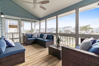 Putt-Putt, Waterfront Sunset View, Close to Beach!