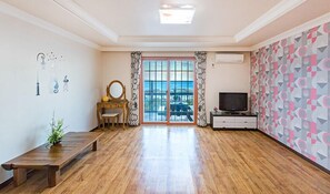 Phòng (Byulbit Bada)