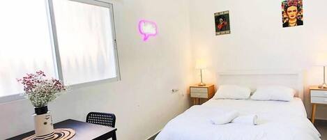 Iron/ironing board, WiFi, bed sheets